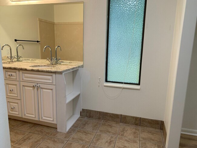 Building Photo - 1026 N 1100 W