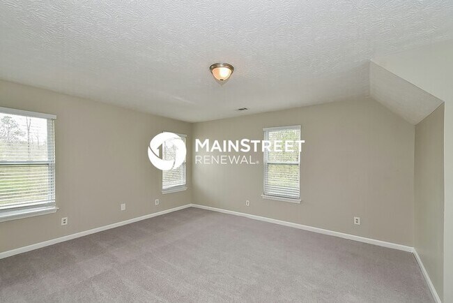 Building Photo - 4 Bedroom Pet-Friendly Home in Atlanta, GA with Main Street Renewal