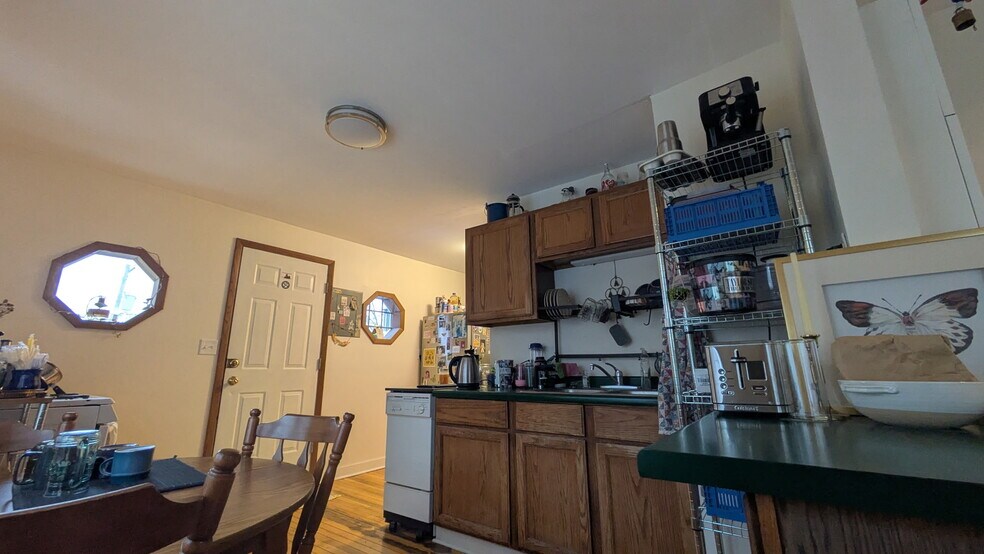 Building Photo - 2521 N Pierce St