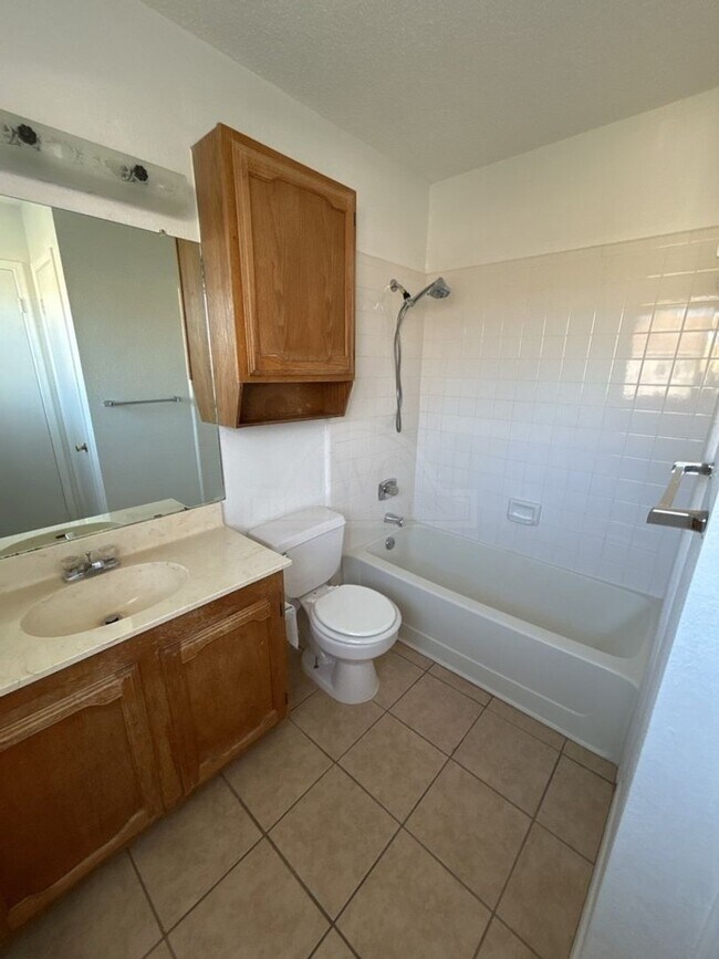 Building Photo - 1801 Lea Ann Dr