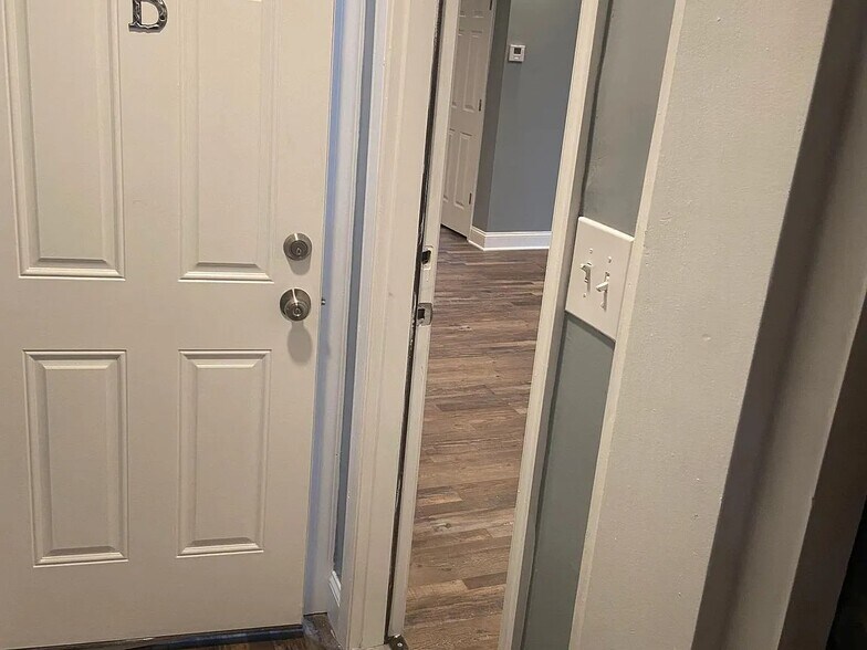 Building Photo - 803 Druid Park Lake Dr