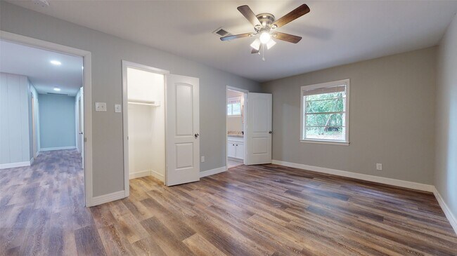 Building Photo - 14246 FM1314