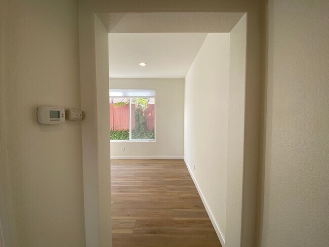 Building Photo - Gorgeous 4 Bedroom Carlsbad Home With A Stunning View and Solar!