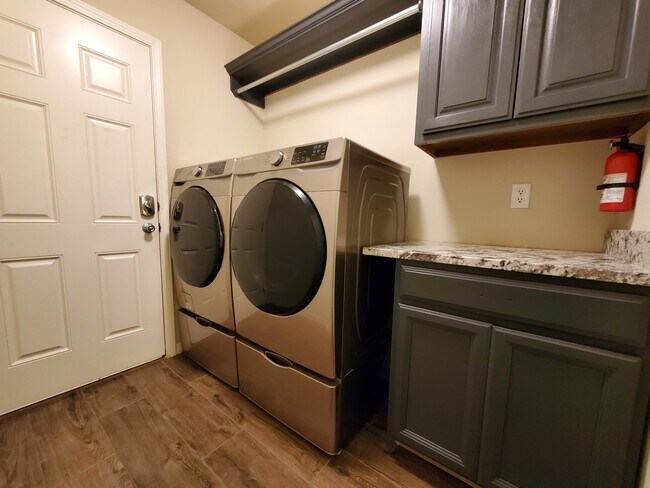 Laundry - 1908 W El Paso St