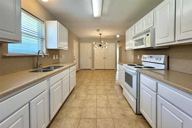 Building Photo - 3455 Angel Ln