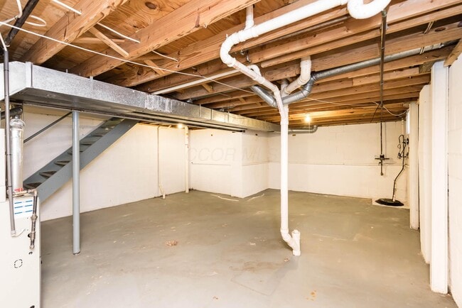 Building Photo - 2423 Sutter Pkwy