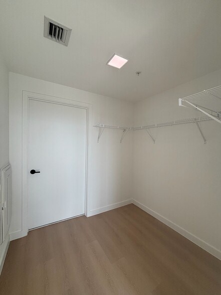 Building Photo - 60 NW 31st St