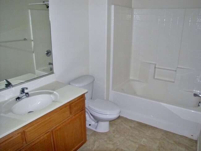 Building Photo - 2BR/2BA, 1024 sq.ft.downstairs condo in Sierra Vista, AZ