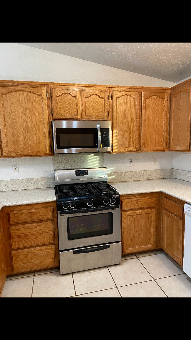 Building Photo - 16627 Ponca St