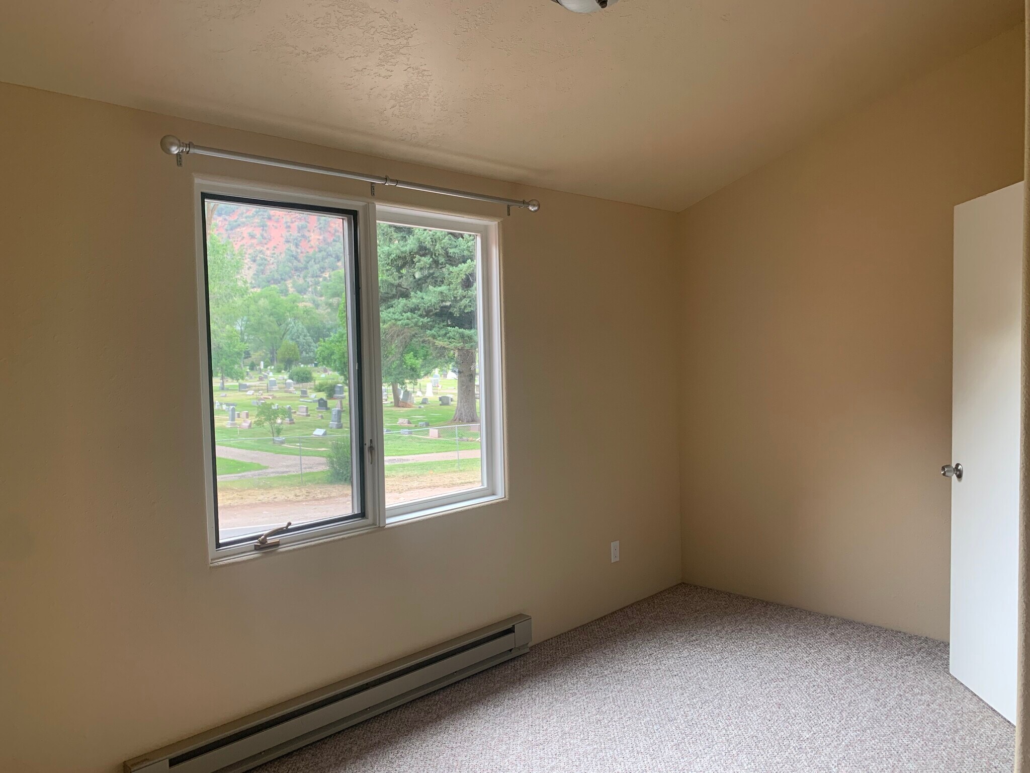 2nd Bedroom - 3409 Grand Ave