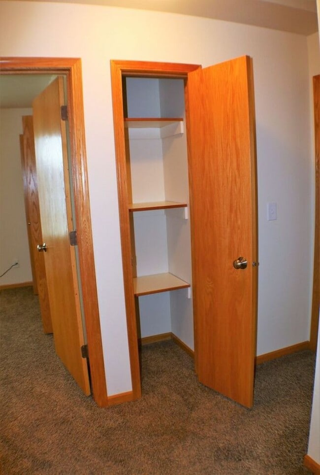 Building Photo - $1,135 | 2 Bedroom, 2 Bathroom Condo | No ...