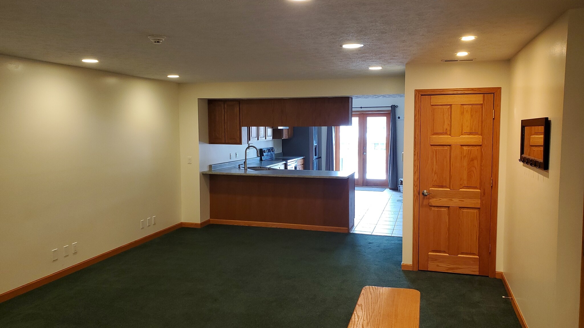 Living/Dining looking to rear - 808 Main St