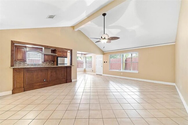 Building Photo - 7811 Fall Glen Dr
