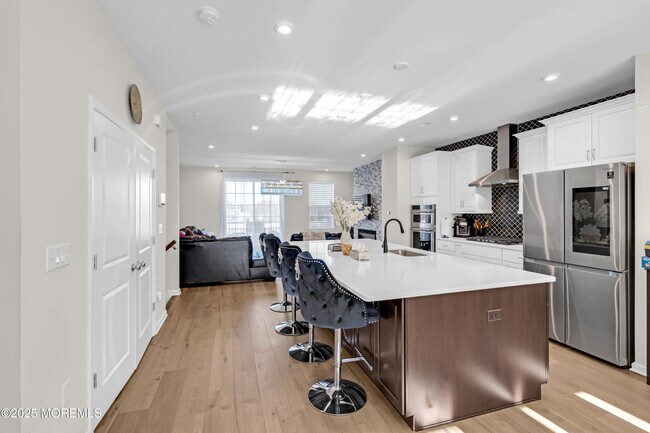 Building Photo - 2002 Evans Ln