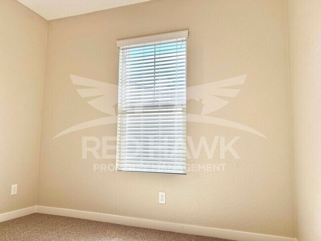 Building Photo - 4038 E Erie St