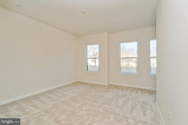 Building Photo - 103 Vaughn Dr Ext