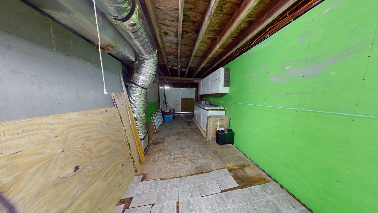 Building Photo - 829 N Oleander Ave
