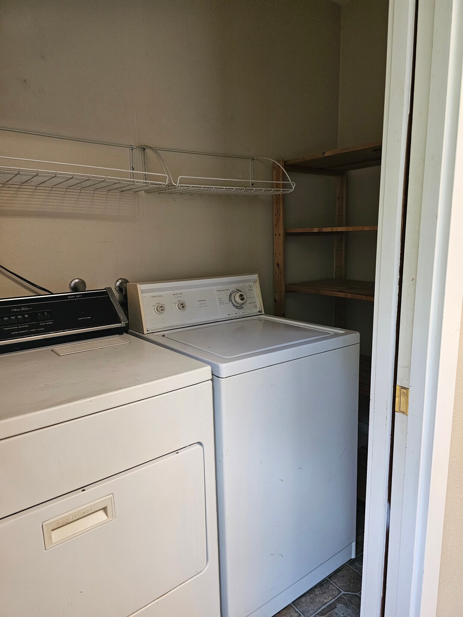 Building Photo - 4435 SE 57th Ave