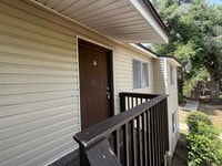 Building Photo - 1411 Lazy Brook