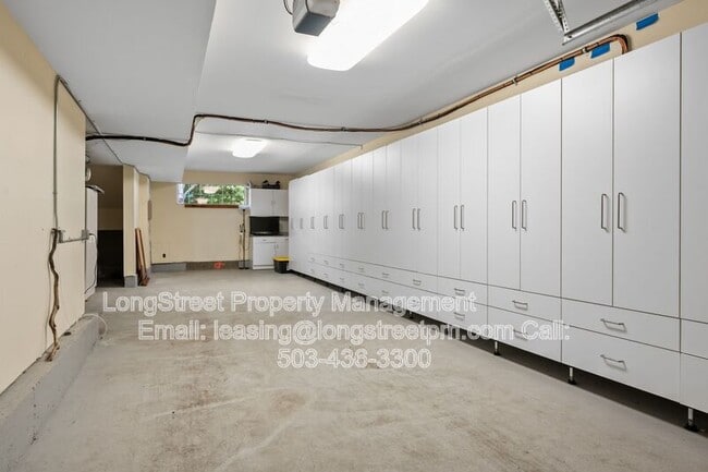 Building Photo - 3531 S Kelly Ave