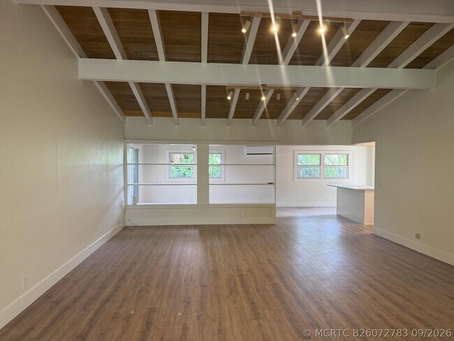 Building Photo - 228 Lake Terrace