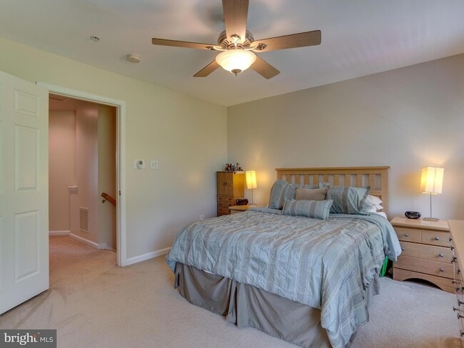 Building Photo - 8022 Forest Ridge Dr