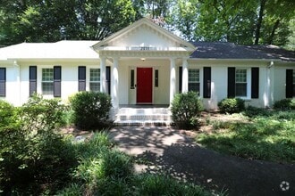 Building Photo - 2833 Wesleyan Ln