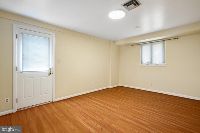 Building Photo - 6621 Edsall Rd