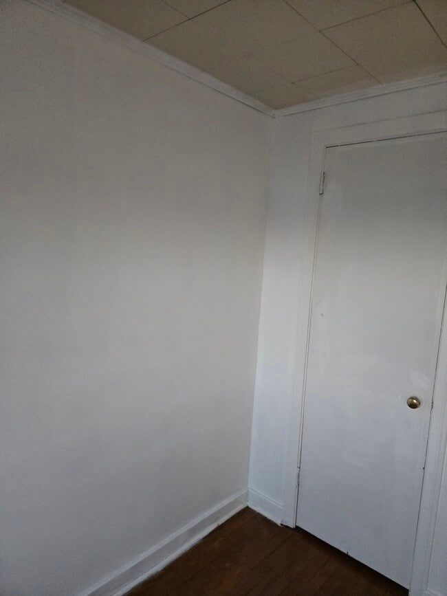 Building Photo - 2445 Brookwood St