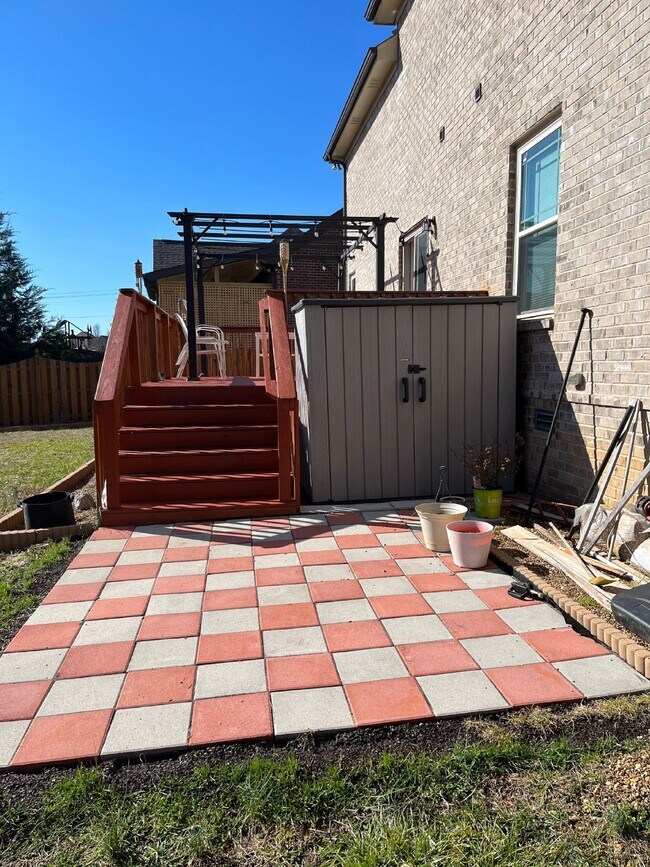 Building Photo - 6050 Sanmar Dr