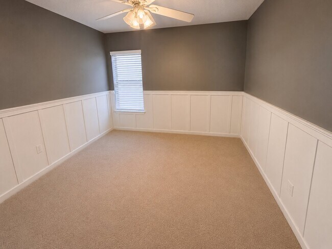 Building Photo - 136 Pine Arbor Cir