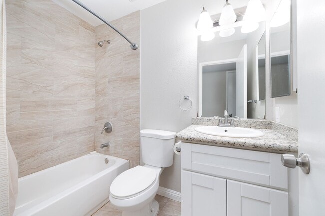 Building Photo - 2 Bedroom Home in Pepperwood Meadows!