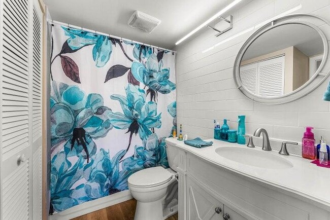 Building Photo - 10110 Cedar Point Blvd