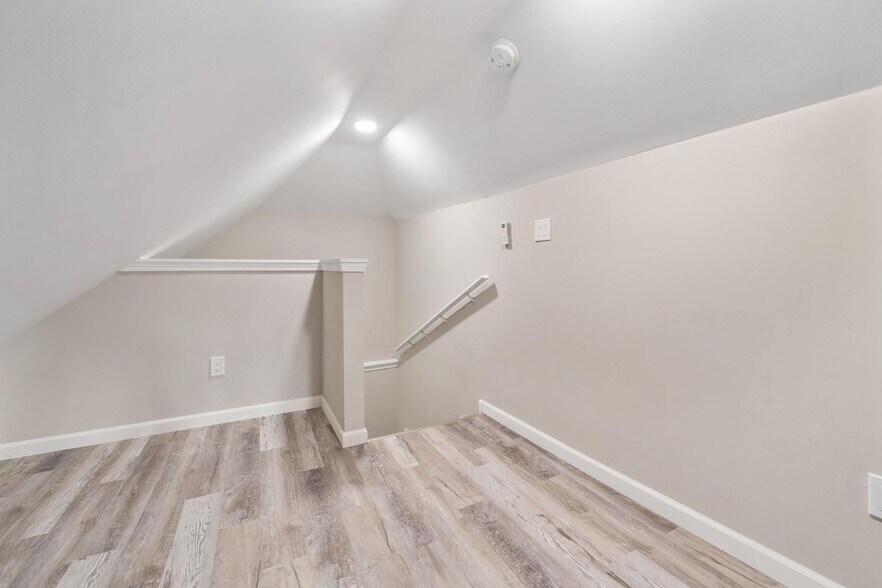 Building Photo - 741 Sullivant Ave