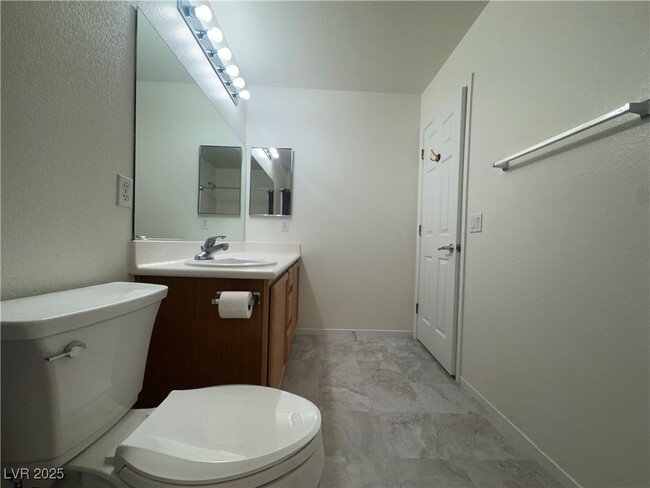 Building Photo - 9963 Burton Lake Ct