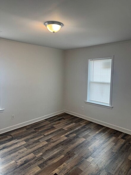 Building Photo - 1328 Semmes St