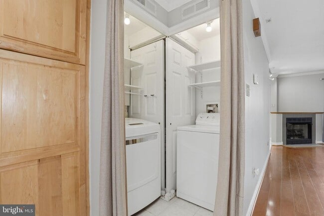 Building Photo - 2369 Southgate Square