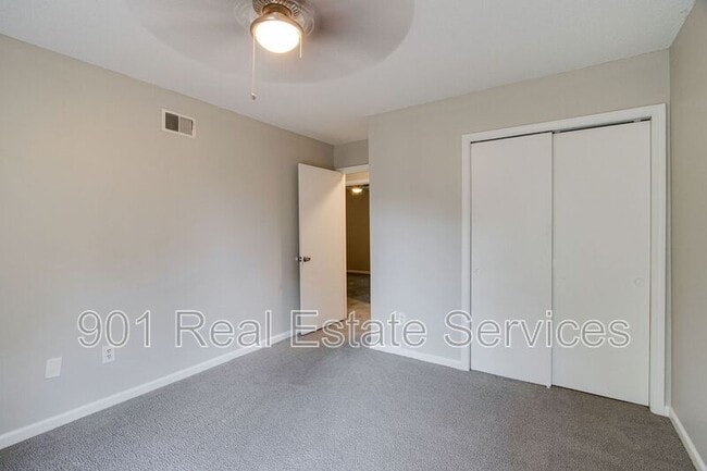 Building Photo - 2998 Stage Park Pl