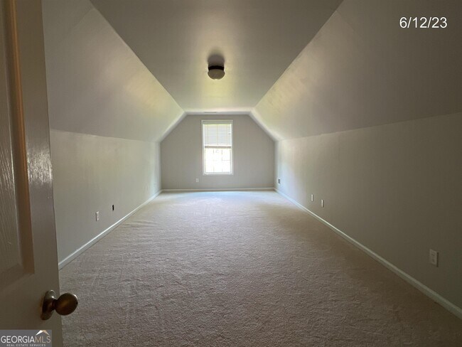 Building Photo - 80 Drew Cir