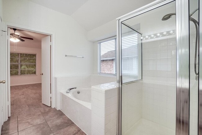 Building Photo - 1102 Black Locust Drive West