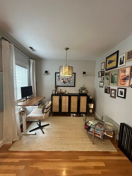 Building Photo - 7 Leeds St