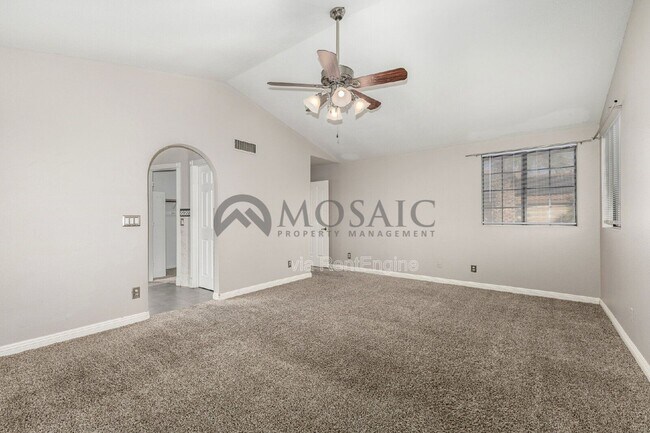 Building Photo - 634 E Century Ave