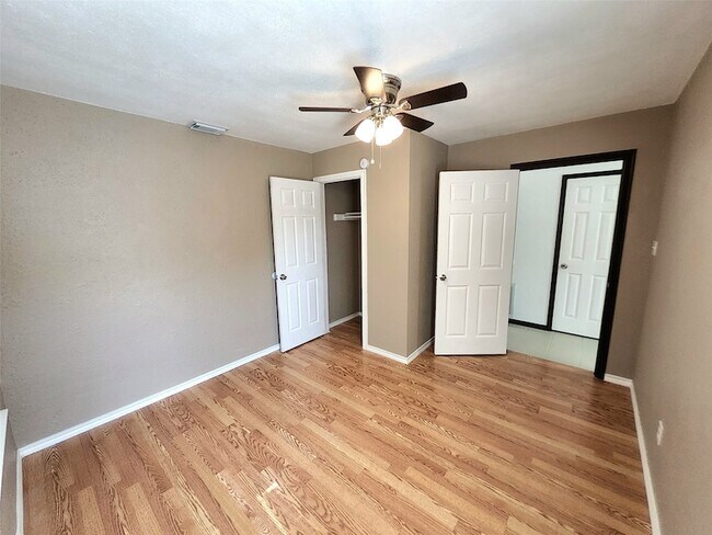 Building Photo - 4672 Heatherbrook Ln