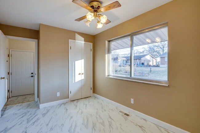Building Photo - 2830 Flintwood Dr