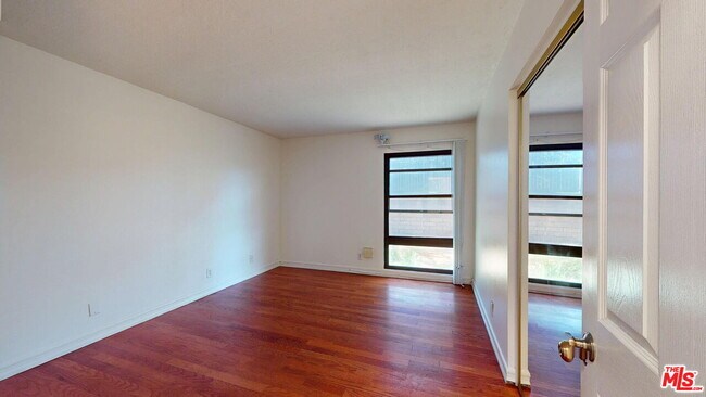 Building Photo - 7777 W 91st St