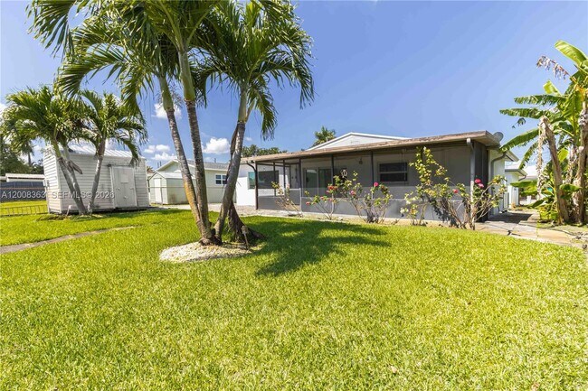 Building Photo - 4530 SW 34th Dr