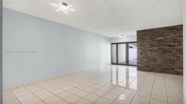Building Photo - 1647 W 72nd St