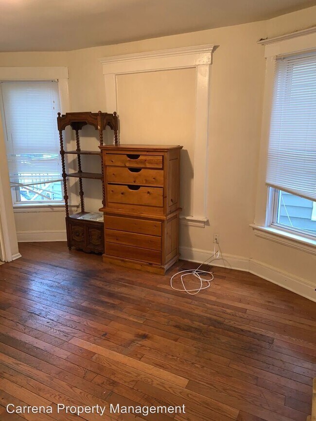 Building Photo - 116-118 Catherine St