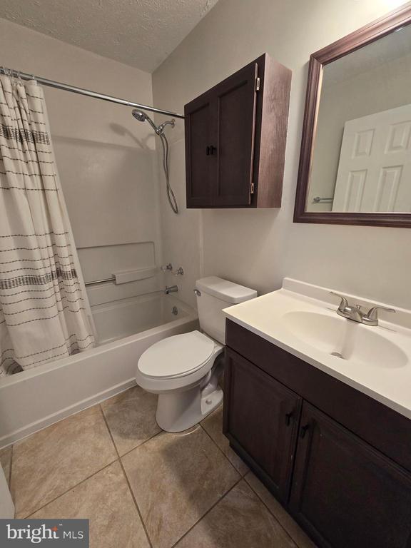 Building Photo - 6113 Tapir Pl