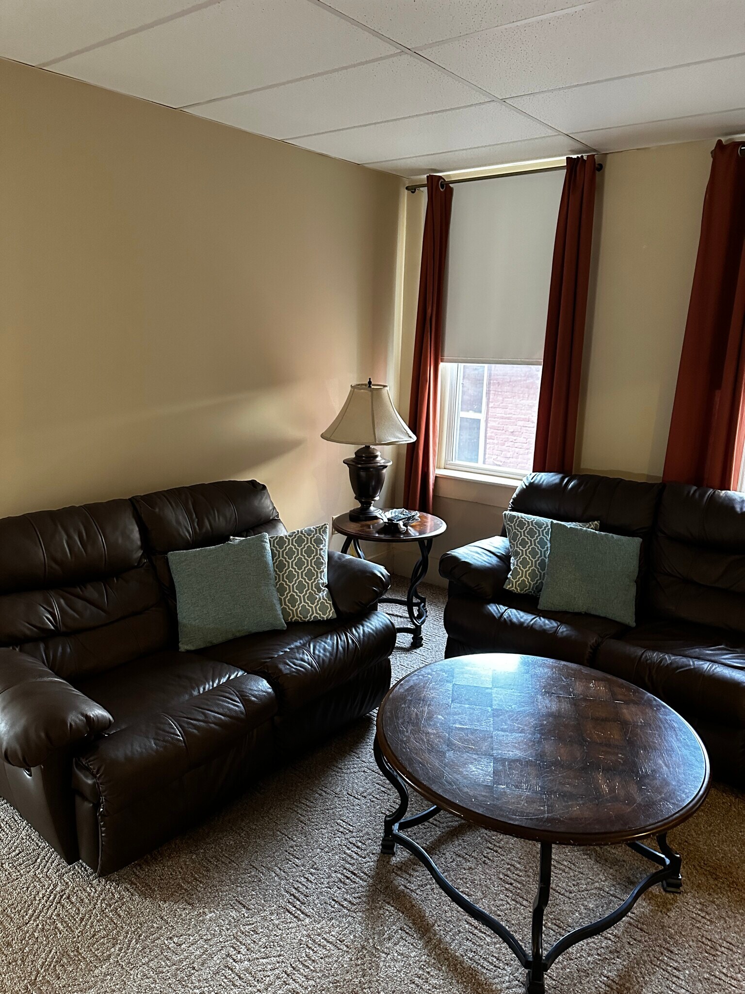 Building Photo - 583 Mill St